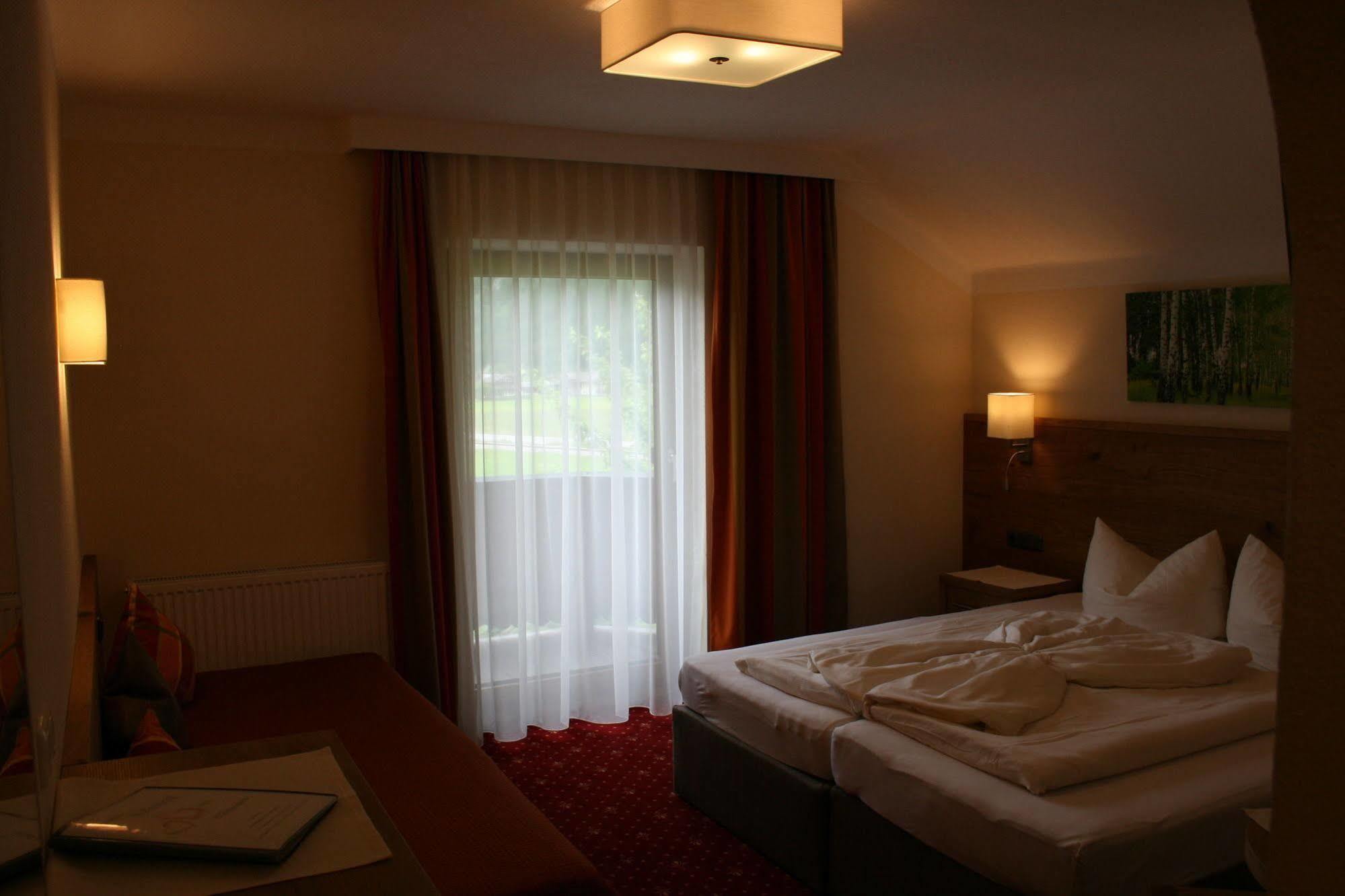 Pension Birkenhof Mayrhofen Exterior photo